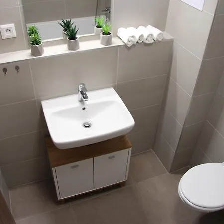 アパート K2 ツベレツ